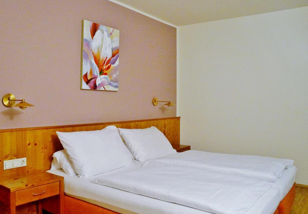 Gasthof Zur Strass オイゲンドルフ 部屋 写真