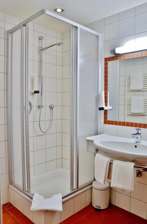 Gasthof Zur Strass オイゲンドルフ 部屋 写真