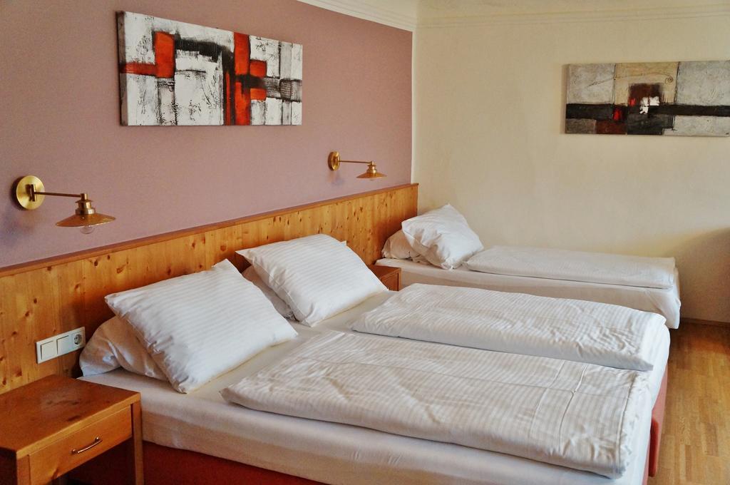 Gasthof Zur Strass オイゲンドルフ 部屋 写真